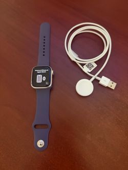 iwatch series 8 w/charger and band