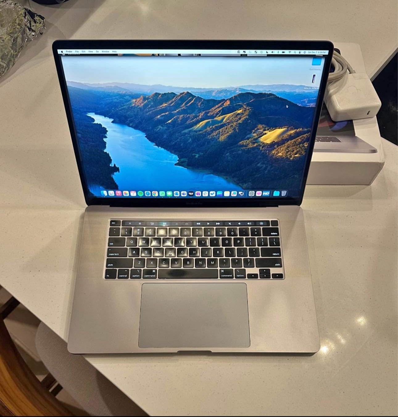 Macbook Pro 16 Inch 1 Tb. 2019