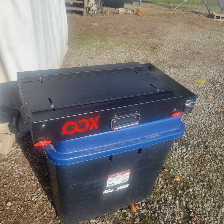 Foldable BBQ table