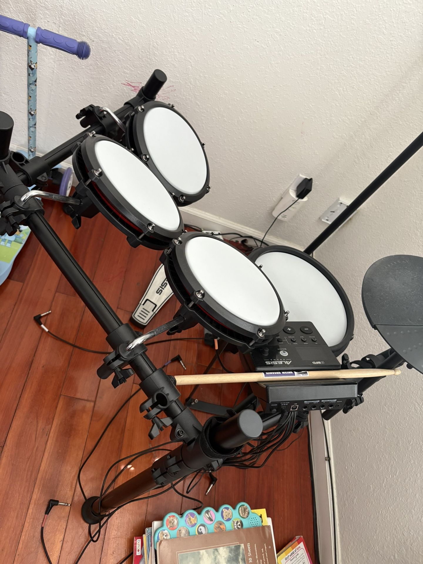 Alesis Nitro Max Drum Set