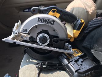 Dewalt cordless 6 1/2” circular saw
