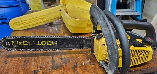 McCulloch Power Mac 320 Chainsaw w/ Original Hard Case