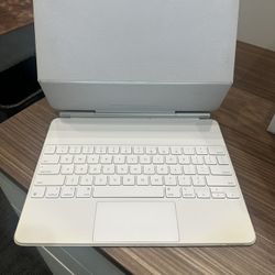 iPad Magic Keyboard 
