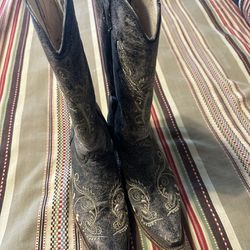 Ladies western boots, size 8 1/2