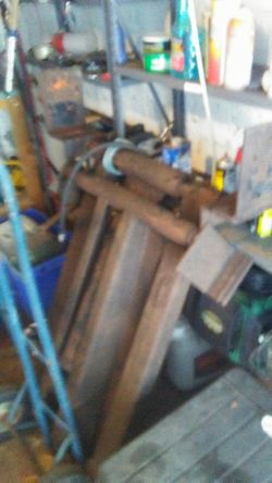 Dump hoist
