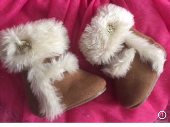 MK baby boots
