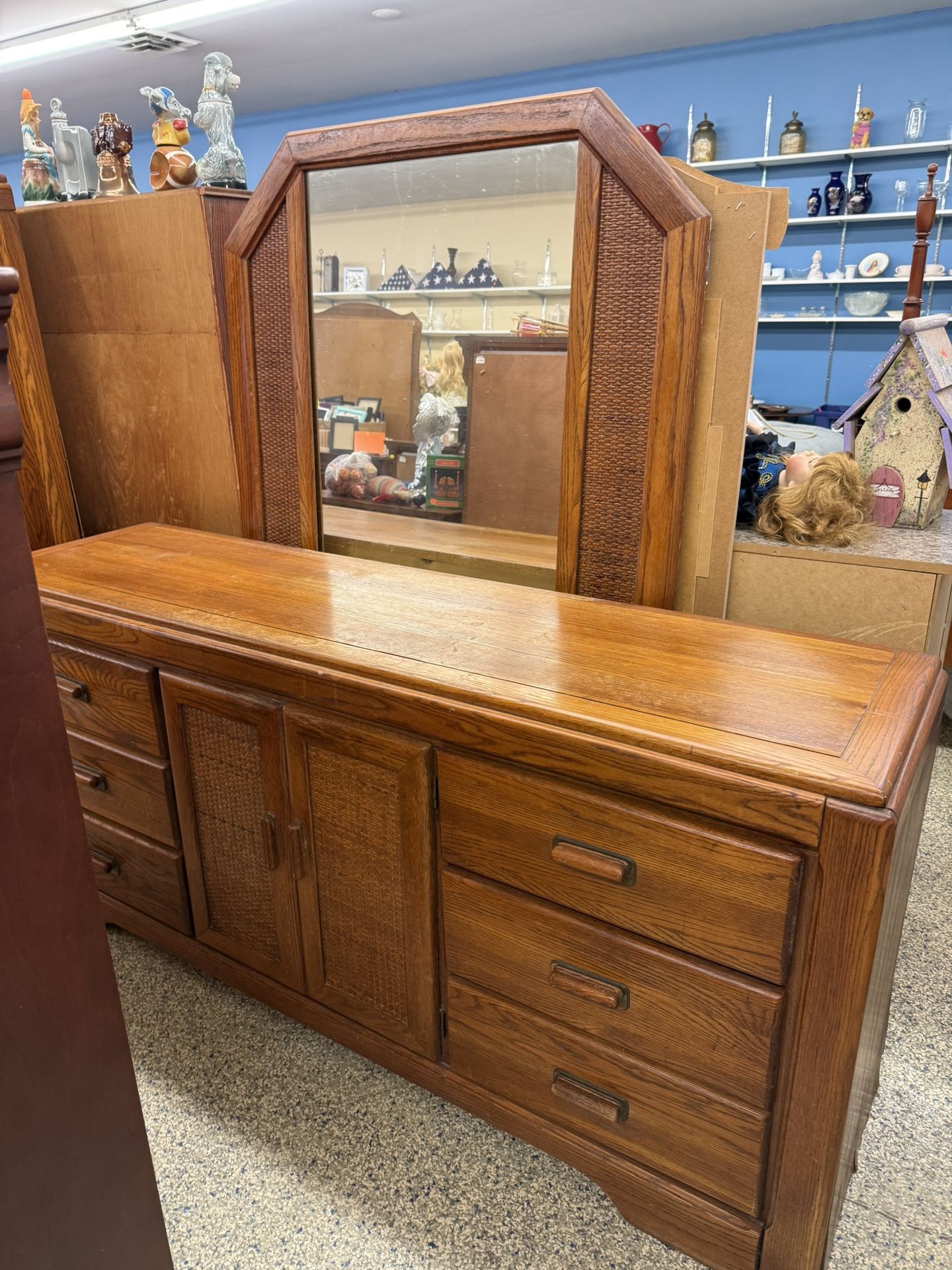 Dresser With Mirror