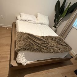 Platform Bed Queen Size 