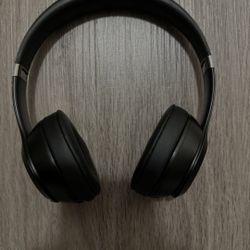 Beats Solo 4 Very Good Condition 