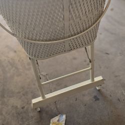 Baby bassinet - vintage 1970s