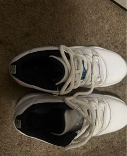 Retro 11 legend blue my daughter worn twice 40$ firm