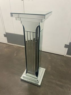 Mirrored Pedestal/Column /Pillar