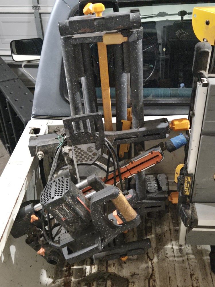 Chop Saw With Stand