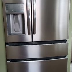 Frigidaire
Frigidaire - Gallery 26.3 Cu. Ft. 4-Door French Door Refrigerator - Stainless Steel