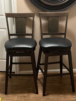 2 Bar Stools