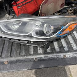 2018-2019 HYUNDAI SONATA LEFT HEADLIGHT 👉👉ASK FOR PRICE 