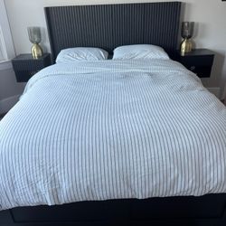 Queen Bed With Storage 