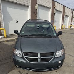 2006 Dodge Caravan NEED GONE