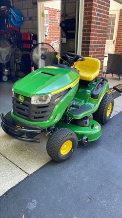John Deere S100 Green and Yellow