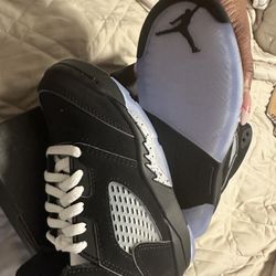 Jordan 5 Metallic Black 