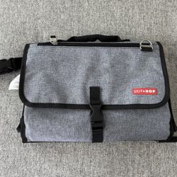 Skip Hop travel changing Clutch