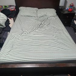 *FREE* Full Size Bed Frame & Head/foot Board