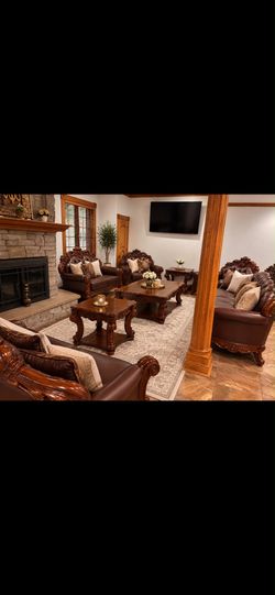 Luxury Traditional Living Room Furniture – Excellent Condition