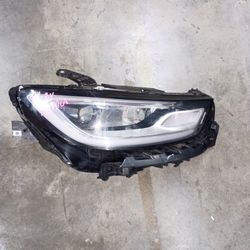 2021 - 2024 Chrysler Pacifica Right  Headlight $