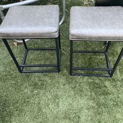 2 stools 