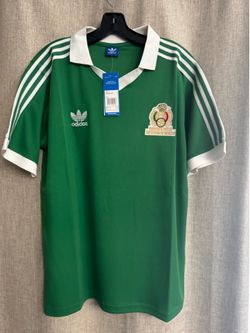 New  Mexico soccer jersey is green. Retro México 86 Medium  Large