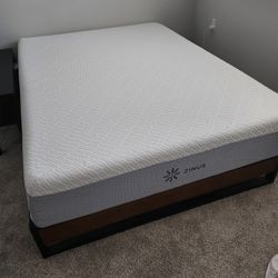 Zinus Bed Frame & Mattress