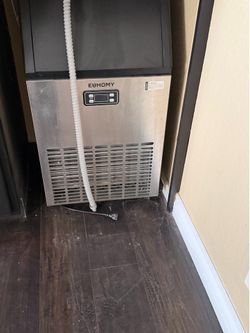 Commercial ice machine