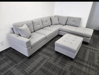 Clean sectional -Delivery available