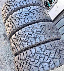 275 65 18 Goodyear Tires Con 80% de Vida Las 4