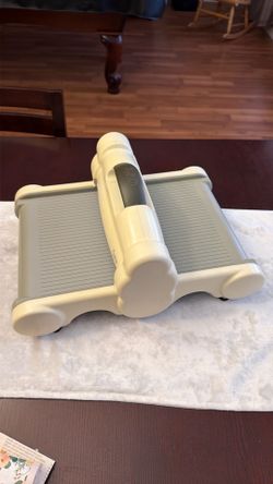 Sizzix Big Shot plus cutting machine
