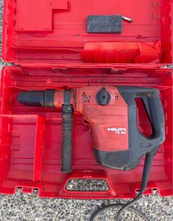 Hilti TE 60-03 rotary hammer drill with case pick up in Orting