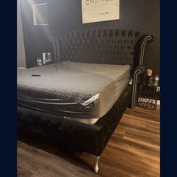 Cal king bedframe with matress