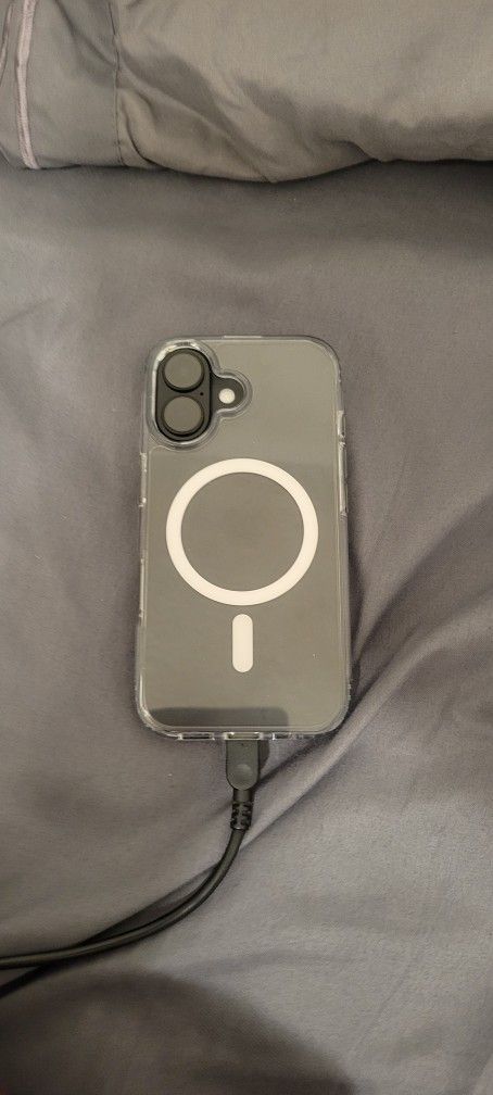 Iphone 16 brand new black 256gb with case and screen protector