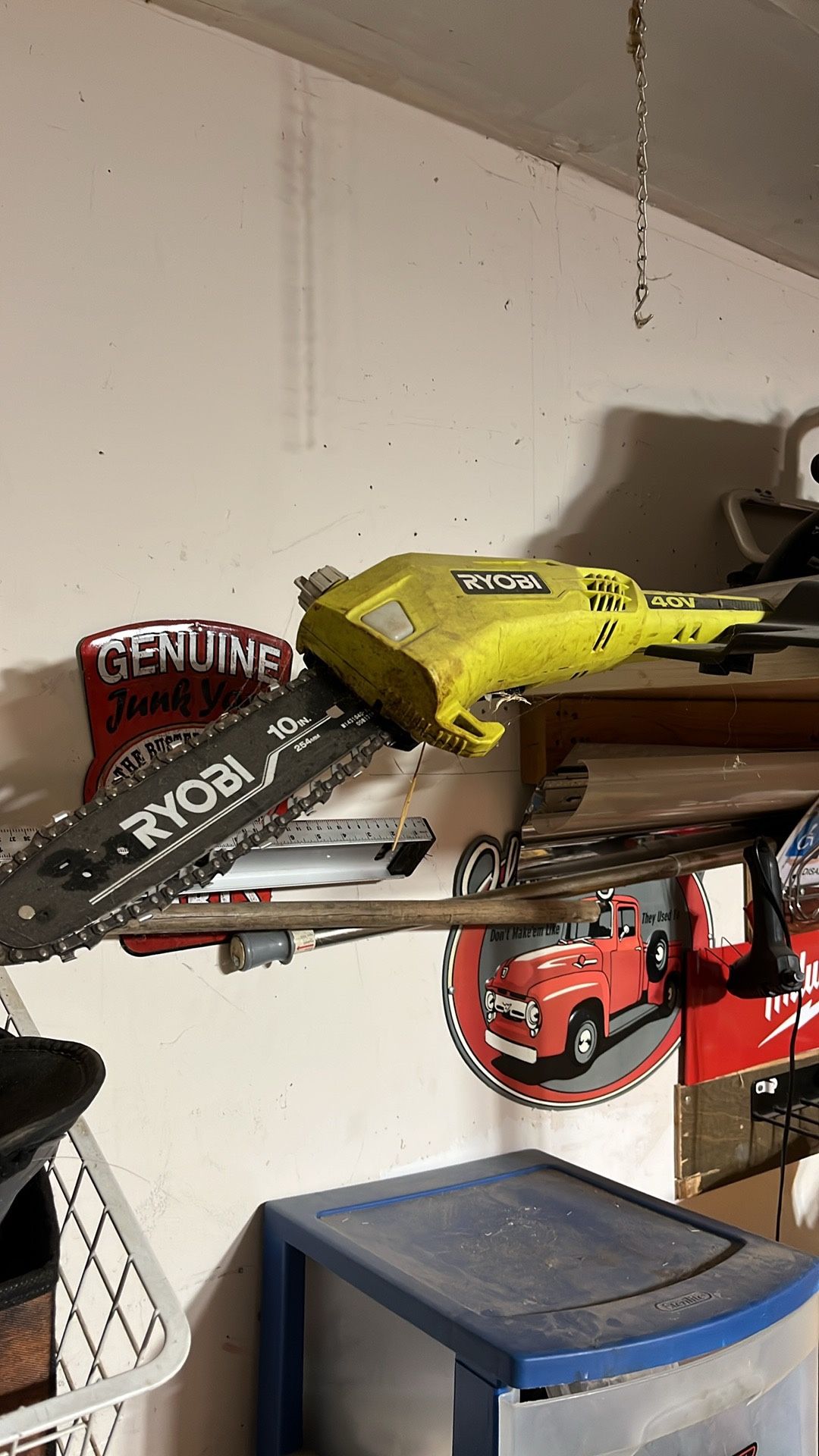Ryobi Saw With Battery And Charger 200