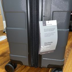Hardside Spinner Checked Bag 28”