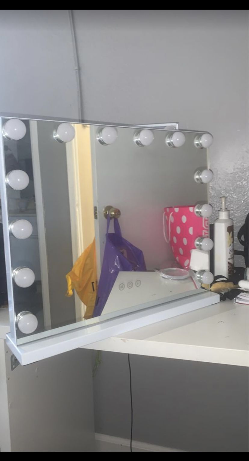 Vanity makeup mirror