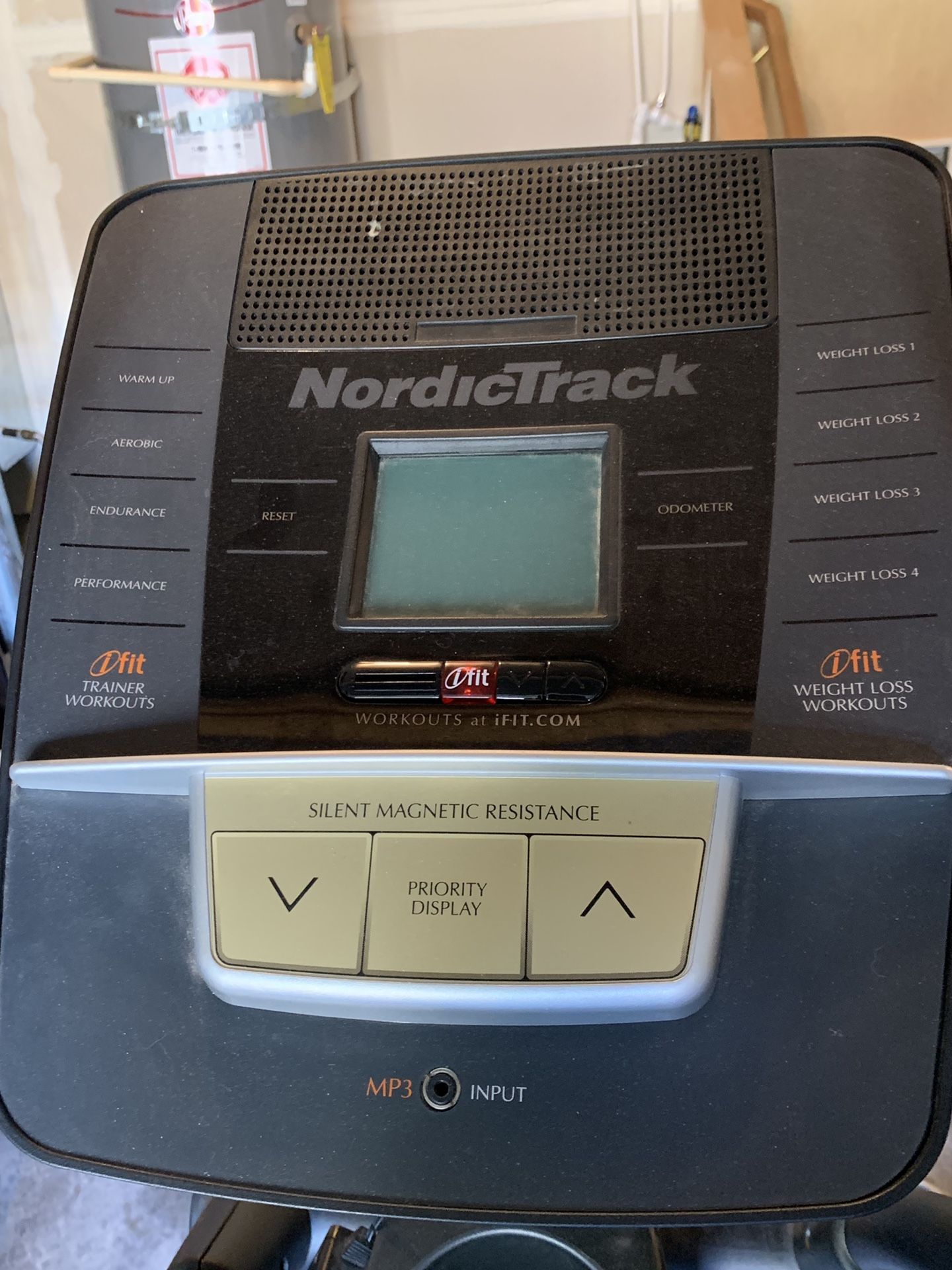 Elliptical Trainer - NordicTrack E7sv