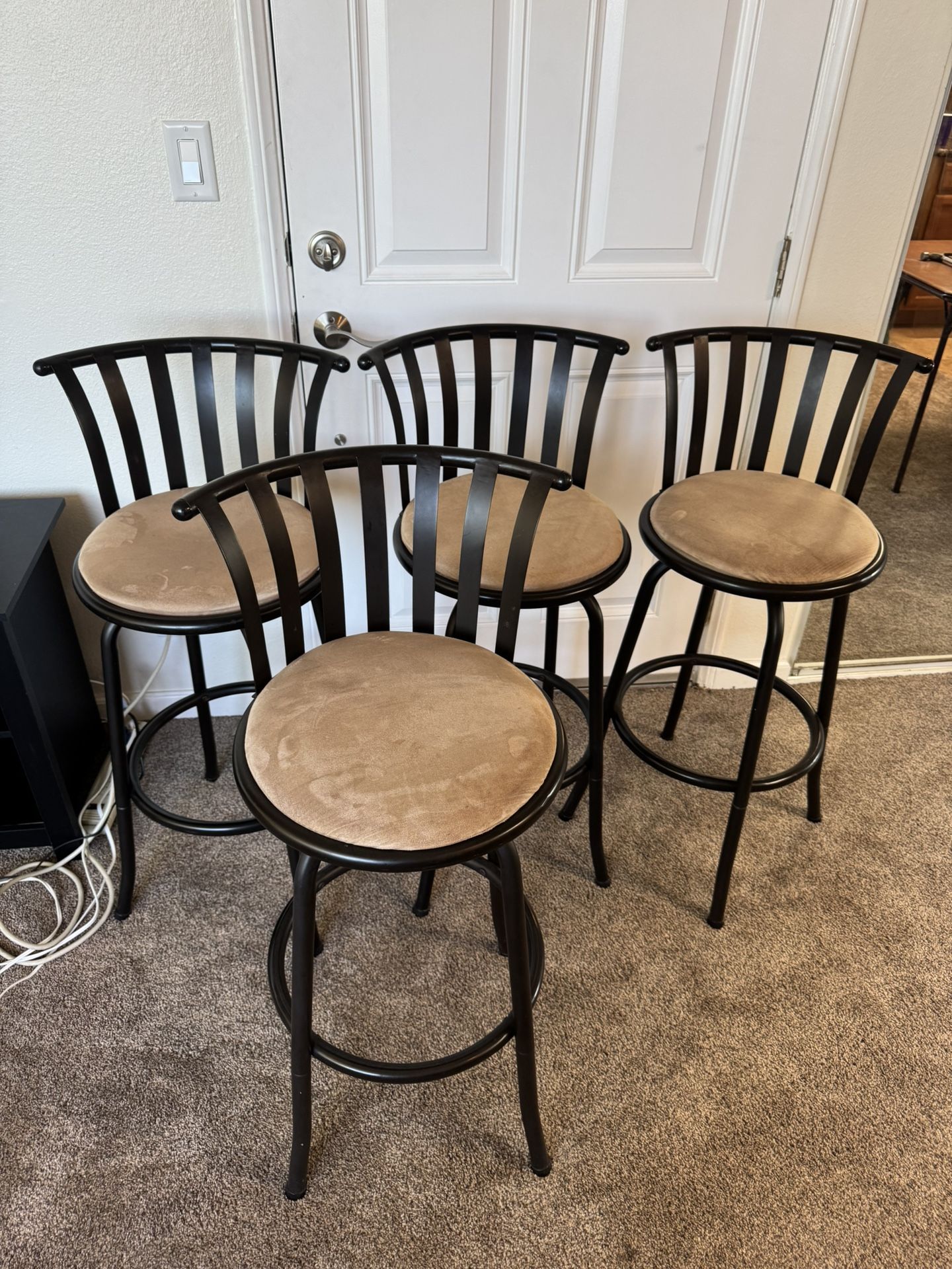 4 Swivel Bar Stools
