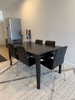 Black Dining Table with 6 Faux Leather Chairs – Modern Dining Set