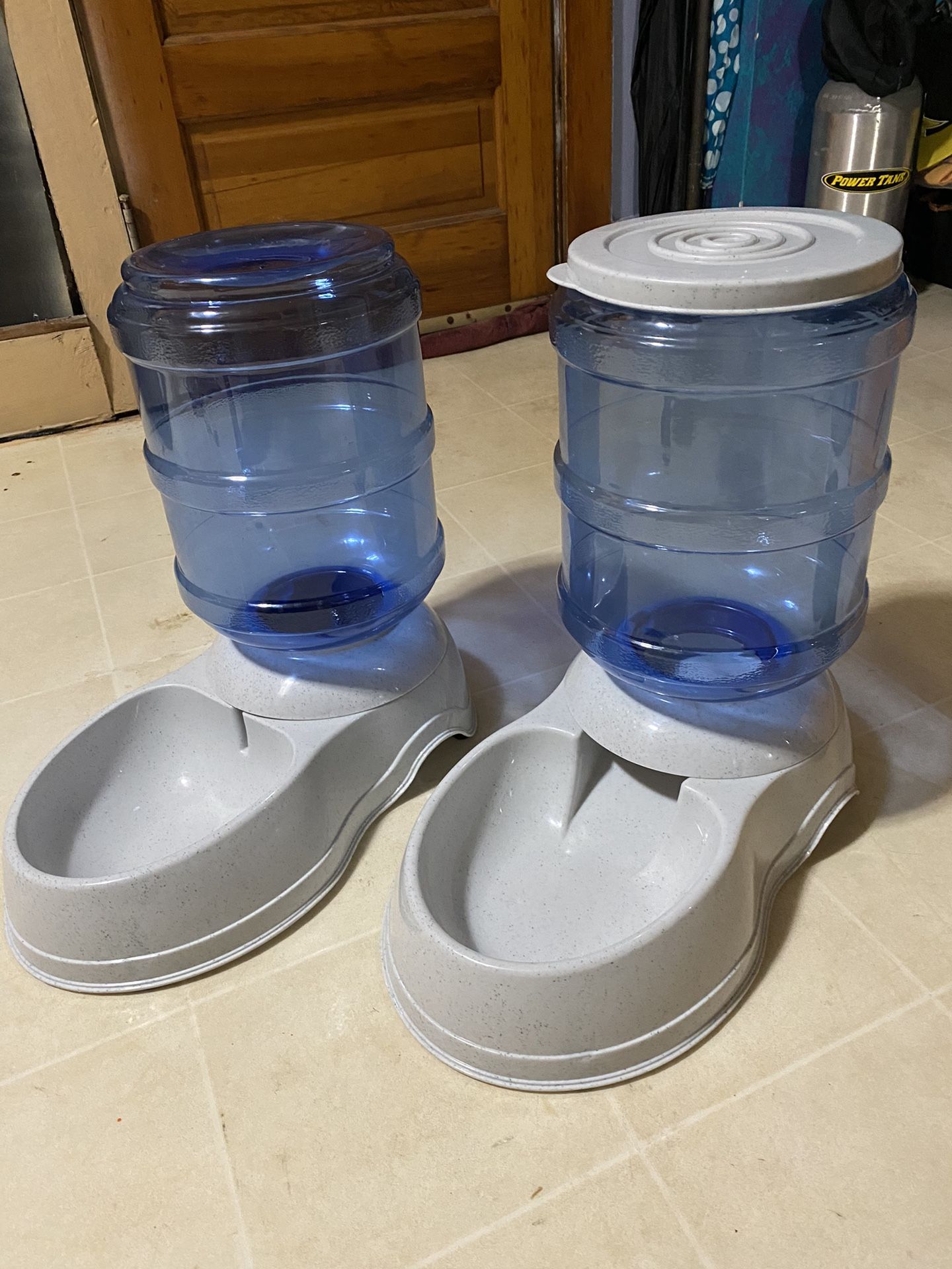 Pet Gravity Feeder And Water