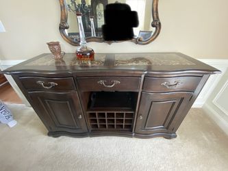 Raymour & Flanigan Cherry Brown Buffet Server/Storage, with wine rack and marble inlays