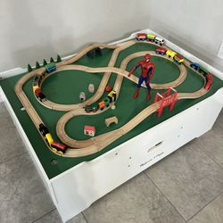 Train table And Train Set