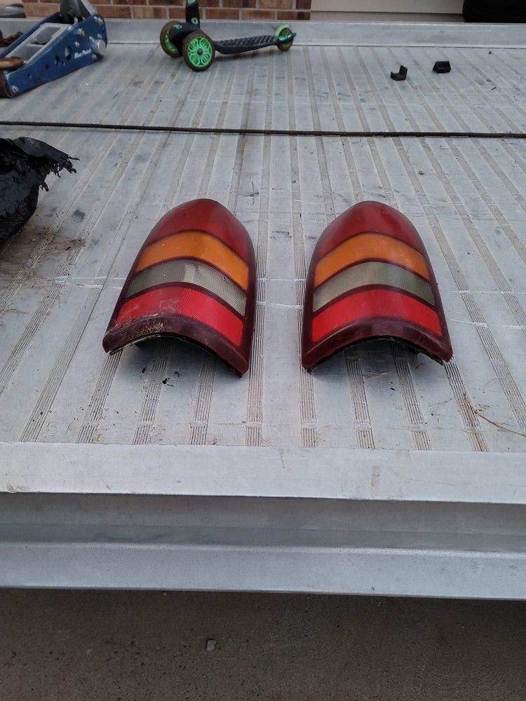 2007 Gmc Pick Up Truck Tail Light