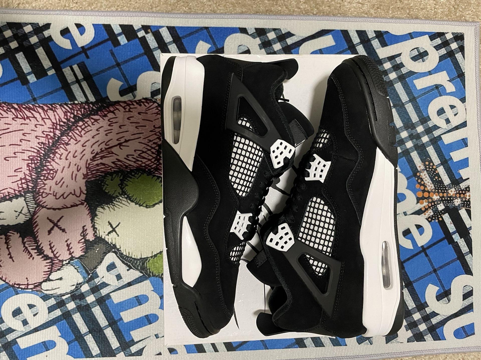 Jordan 4 White Thunder