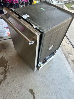 Thermador Stainless Steel Built-In Dishwasher